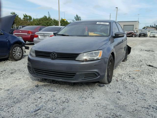 3VWDX7AJ8BM338546 - 2011 VOLKSWAGEN JETTA SE GRAY photo 2