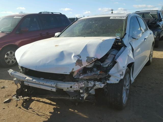 1HGCR3F98DA024820 - 2013 HONDA ACCORD TOU WHITE photo 2