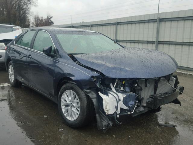 4T1BF1FK9HU806652 - 2017 TOYOTA CAMRY LE 蓝色 照片 1