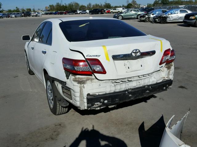 4T4BF3EKXBR172228 - 2011 TOYOTA CAMRY BASE WHITE photo 3