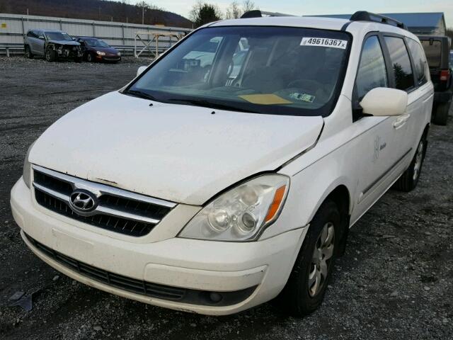 KNDMC233786048517 - 2008 HYUNDAI ENTOURAGE WHITE photo 2