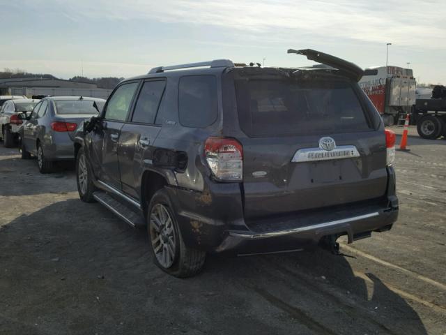 JTEZU5JR4D5054041 - 2013 TOYOTA 4RUNNER SR GRAY photo 3