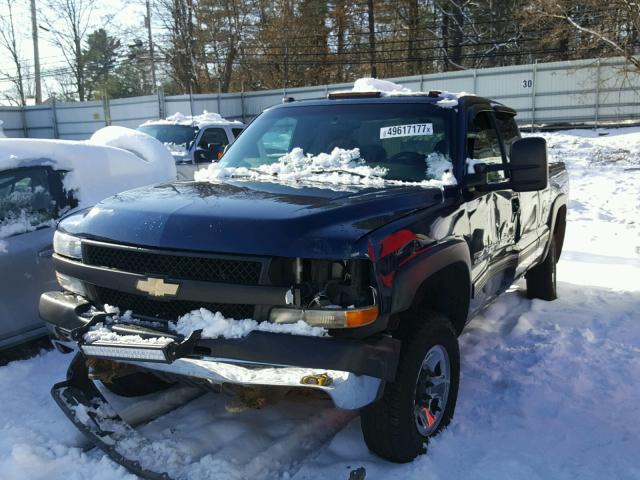 1GCHK29151E228858 - 2001 CHEVROLET SILVERADO BLUE photo 2