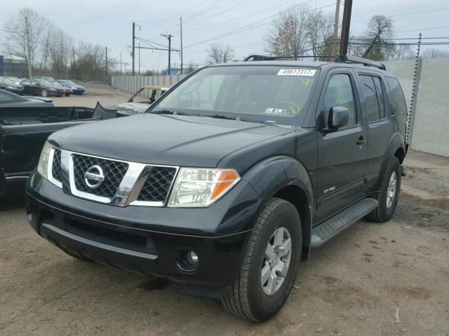 5N1AR18WX5C768711 - 2005 NISSAN PATHFINDER BLACK photo 2