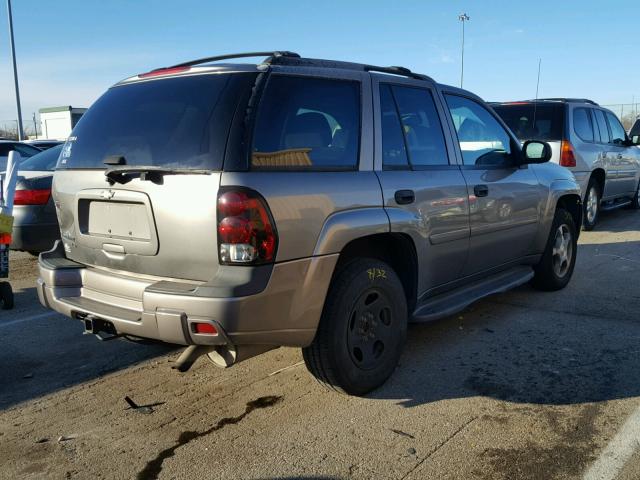 1GNDS13S672276428 - 2007 CHEVROLET TRAILBLAZE SILVER photo 4