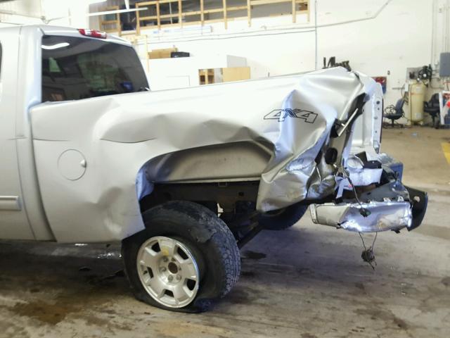 1GCSKSE33AZ267843 - 2010 CHEVROLET SILVERADO SILVER photo 9