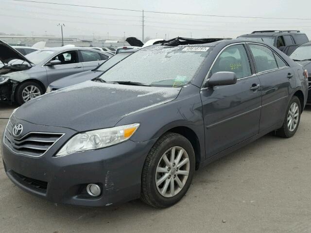 4T1BK3EK3BU628916 - 2011 TOYOTA CAMRY SE CHARCOAL photo 2