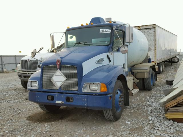 2NKMHD7X54M056060 - 2004 KENWORTH CONSTRUCTI BLUE photo 2