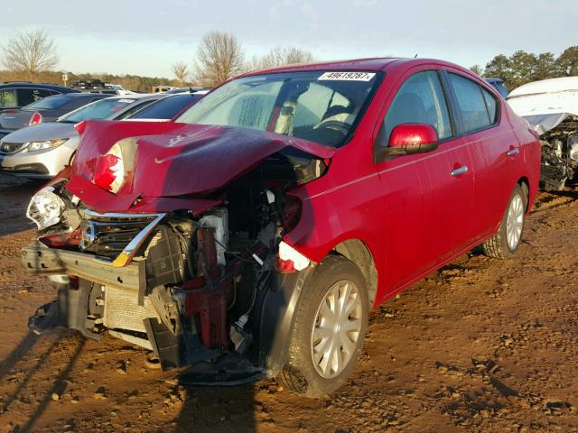 3N1CN7APXCL908257 - 2012 NISSAN VERSA S RED photo 2