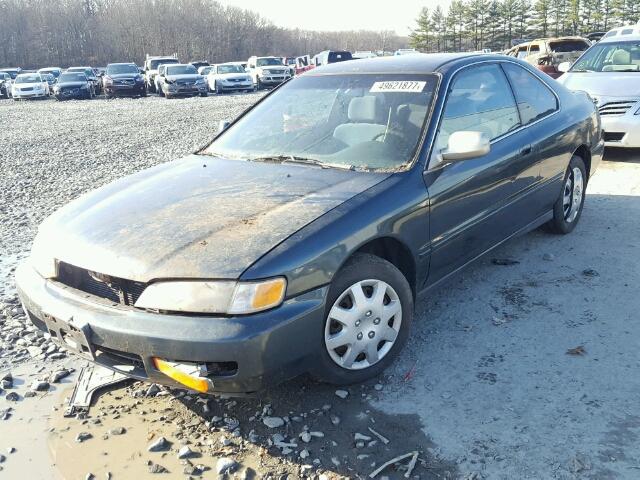 1HGCD7235VA004176 - 1997 HONDA ACCORD LX GREEN photo 2