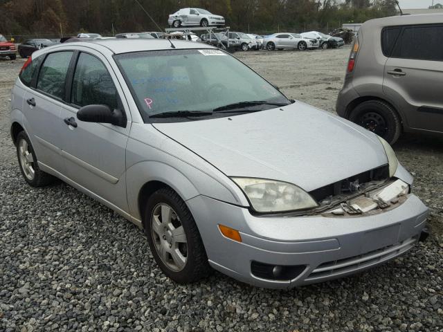 3FAFP37N25R106584 - 2005 FORD FOCUS ZX5 SILVER photo 1