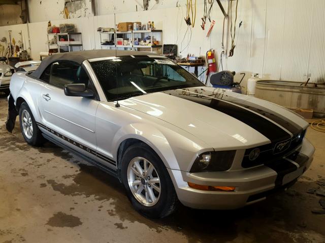 1ZVFT84NX65104767 - 2006 FORD MUSTANG SILVER photo 1