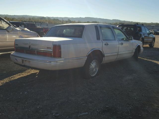 1LNLM83W3TY626837 - 1996 LINCOLN TOWN CAR C TAN photo 4