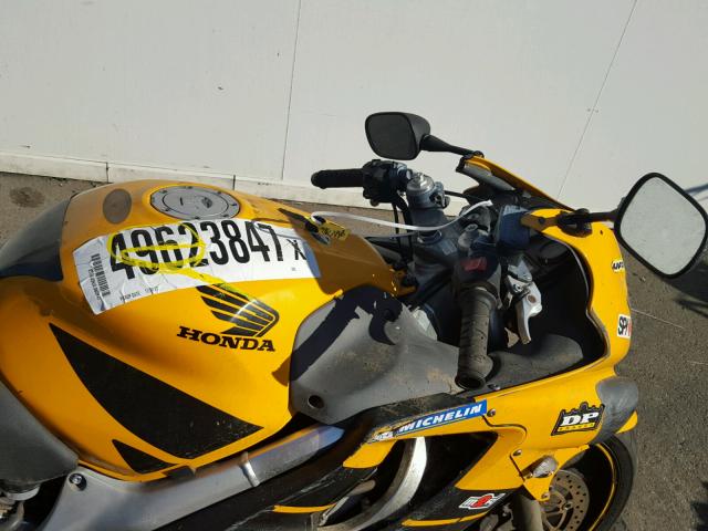 JH2PC351XYM100420 - 2000 HONDA CBR600 F4 YELLOW photo 5