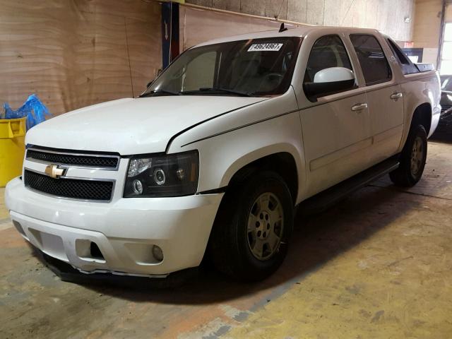 3GNFK12397G186457 - 2007 CHEVROLET AVALANCHE WHITE photo 2