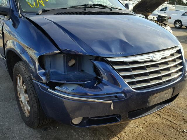 2C4GP54L05R469601 - 2005 CHRYSLER TOWN & COU BLUE photo 9