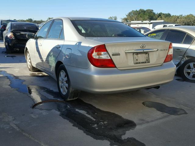 4T1BE30KX4U828368 - 2004 TOYOTA CAMRY LE ვერცხლისფერი ფოტო 3