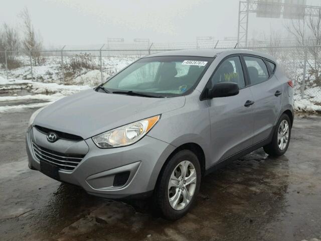 KM8JTCACXCU543791 - 2012 HYUNDAI TUCSON GL SILVER photo 2