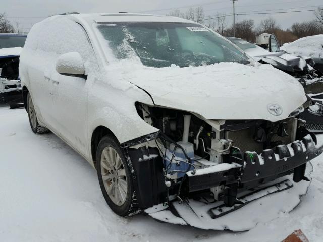 5TDDK3DC8BS017467 - 2011 TOYOTA SIENNA XLE WHITE photo 1