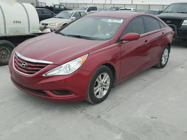 5NPEB4AC9BH259088 - 2011 HYUNDAI SONATA GLS RED photo 2