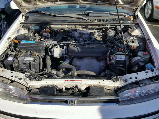 1HGCB7579NA126480 - 1992 HONDA ACCORD EX WHITE photo 7