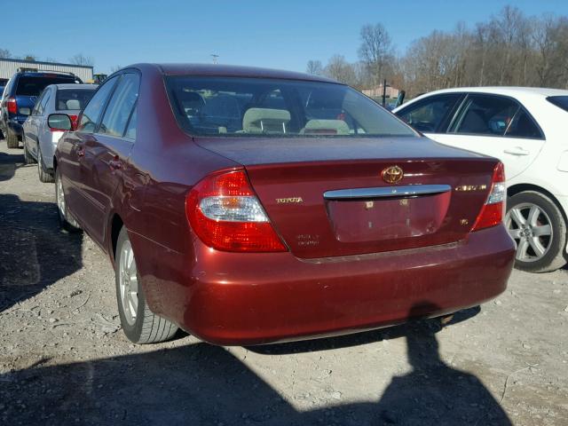 4T1BF32K22U031460 - 2002 TOYOTA CAMRY LE RED photo 3