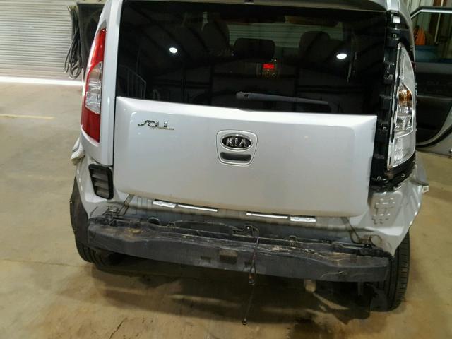 KNDJT2A66C7469485 - 2012 KIA SOUL + SILVER photo 9