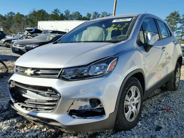 KL7CJKSB9HB150982 - 2017 CHEVROLET TRAX LS SILVER photo 2