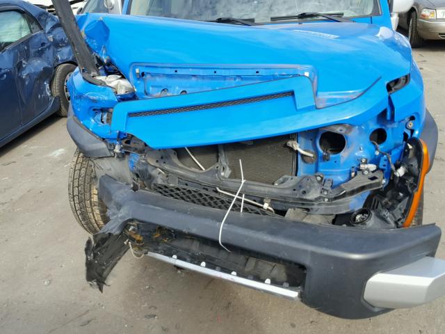 JTEBU11F070069377 - 2007 TOYOTA FJ CRUISER BLUE photo 9