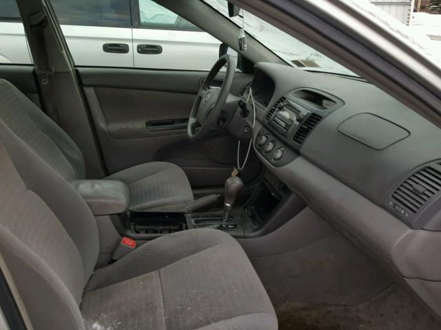 4T1BE32KX5U614723 - 2005 TOYOTA CAMRY LE ვერცხლისფერი ფოტო 5