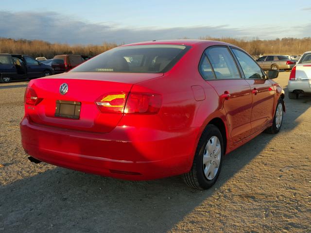 3VW1K7AJ4CM318748 - 2012 VOLKSWAGEN JETTA BASE RED photo 4
