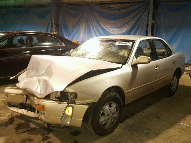 4T1BG12K7TU791757 - 1996 TOYOTA CAMRY DX GOLD photo 2