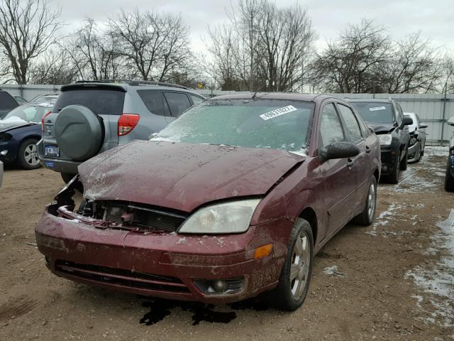 1FAHP34N07W351025 - 2007 FORD FOCUS ZX4 MAROON photo 2