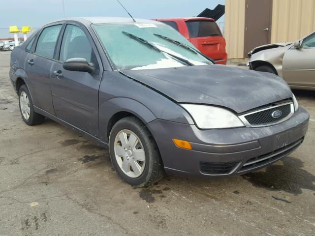 1FAHP34N26W209631 - 2006 FORD FOCUS ZX4 GRAY photo 1