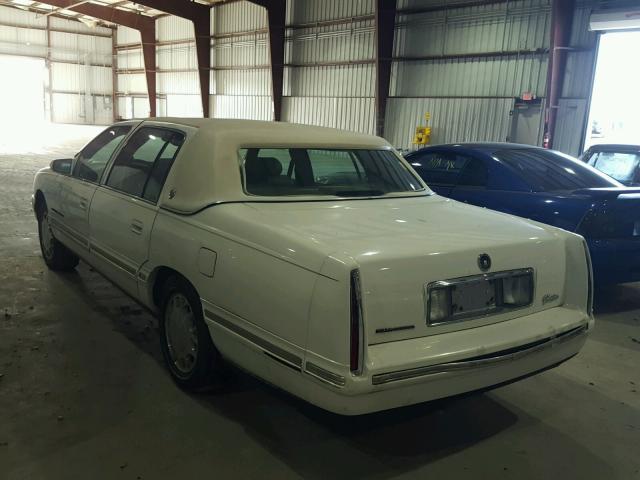 1GEEH90Y3WU550598 - 1998 CADILLAC COMMERCIAL WHITE photo 3