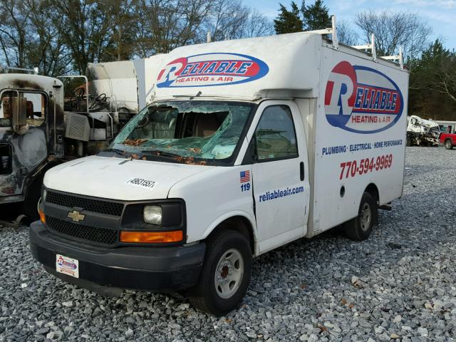 1GB0G2BG2D1154036 - 2013 CHEVROLET EXPRESS G3 WHITE photo 2