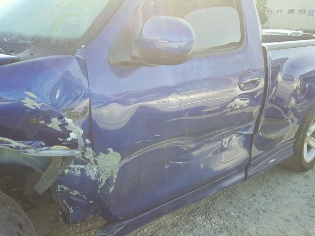 2FTRF07353CA97036 - 2003 FORD F150 SVT L BLUE photo 10