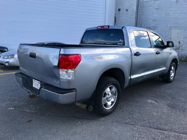 5TFDY5F17AX13184 - 2010 TOYOTA TUNDRA CRE SILVER photo 3