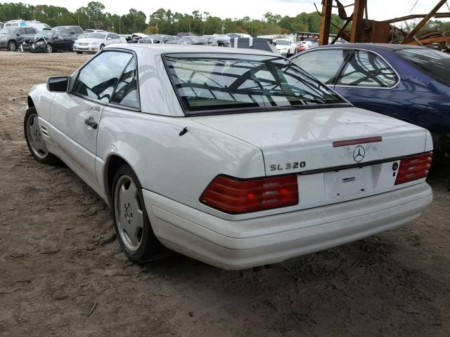 WDBFA63F4VF142736 - 1997 MERCEDES-BENZ SL 320 WHITE photo 3