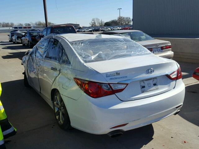 5NPEC4AC8BH043519 - 2011 HYUNDAI SONATA SE WHITE photo 3