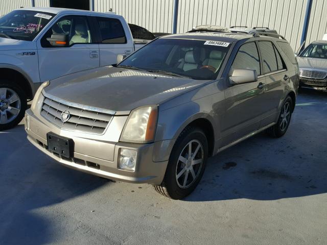 1GYEE63A340178550 - 2004 CADILLAC SRX GOLD photo 2