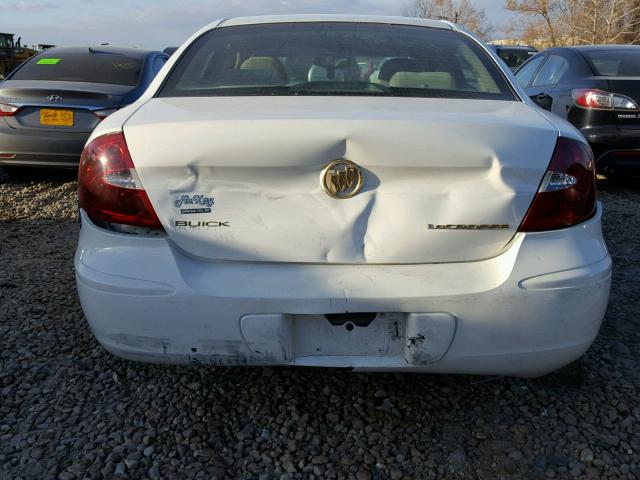 2G4WC532151322438 - 2005 BUICK LACROSSE C WHITE photo 9