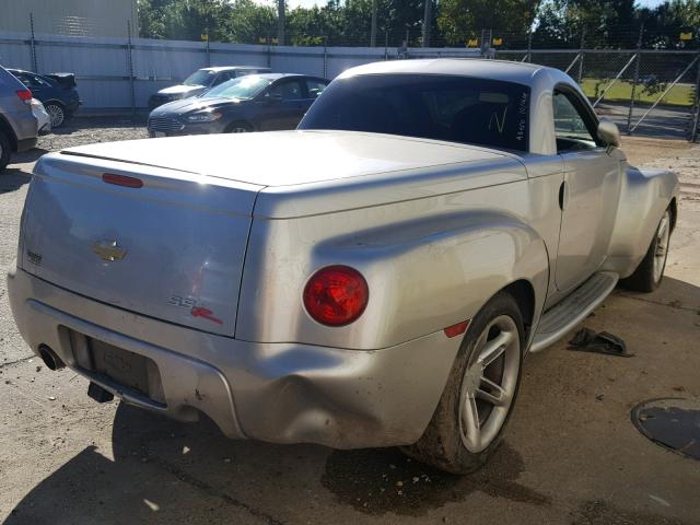 1GCES14H75B118712 - 2005 CHEVROLET SSR 银色 照片 4