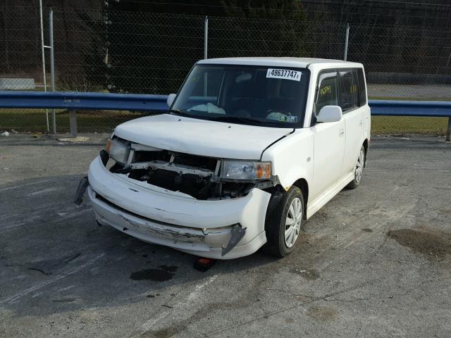 JTLKT324950209122 - 2005 TOYOTA SCION XB WHITE photo 2