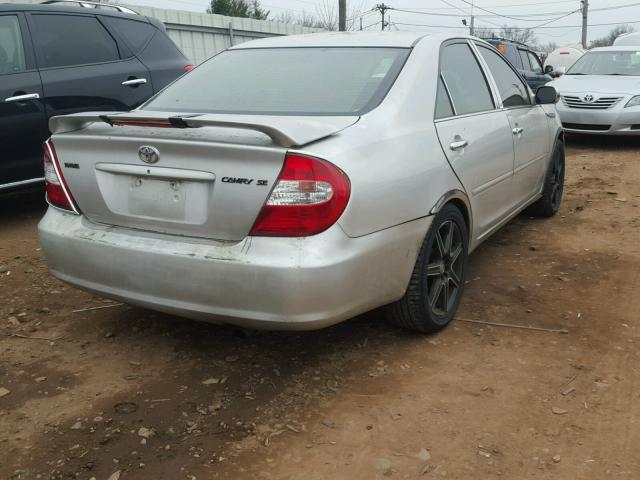 4T1BE32KX3U652496 - 2003 TOYOTA CAMRY LE SILVER photo 4