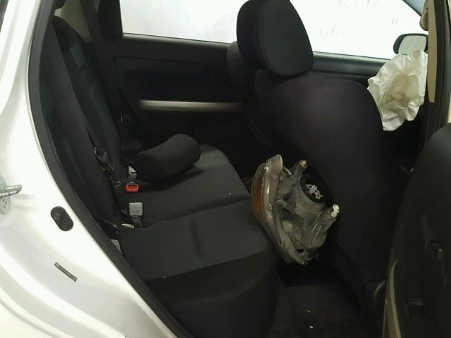 JTKKT604X65017883 - 2006 TOYOTA SCION XA WHITE photo 6