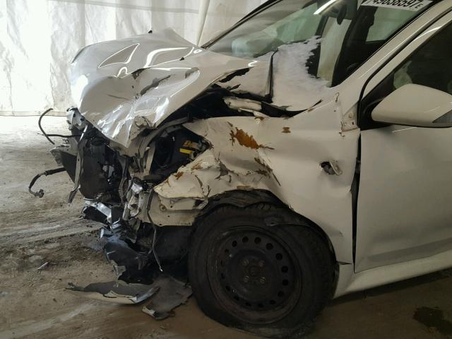 JTKKT604X65017883 - 2006 TOYOTA SCION XA WHITE photo 9