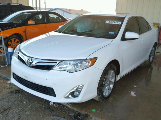 4T4BF1FK5ER427522 - 2014 TOYOTA CAMRY L WHITE photo 2