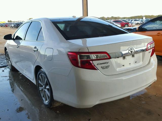 4T4BF1FK5ER427522 - 2014 TOYOTA CAMRY L WHITE photo 3