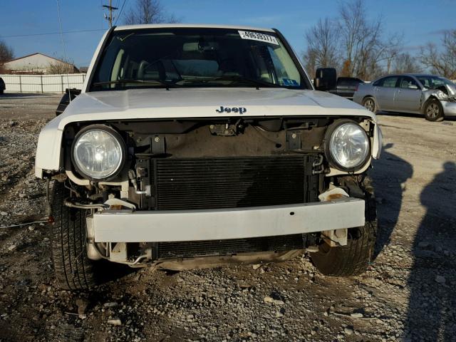 1J8FF28W47D294544 - 2007 JEEP PATRIOT SP WHITE photo 9